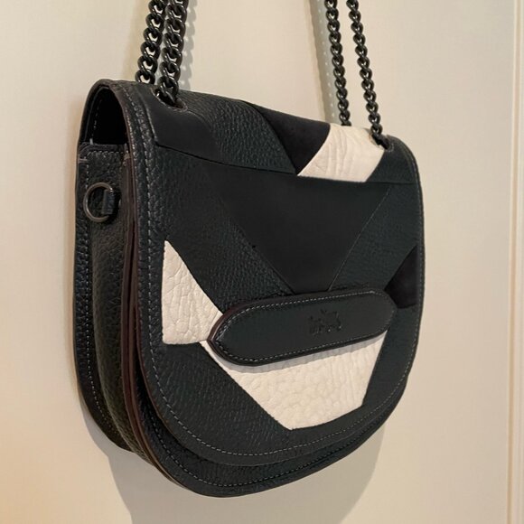 COACH BLACK AND WHITE LEATHER BAG with CHAIN STRAP - Picture 3 of 6